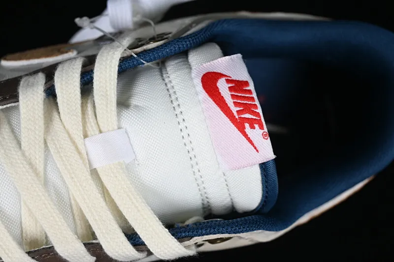 All Categories Nk SB Dunk Series Nk SB Dunk Low Low-top sneakers Nk SB Dunk Low Panda Prank Pioneer Knight-Survival Beige Brown SB strap low-top casual sneakers DD1391-400